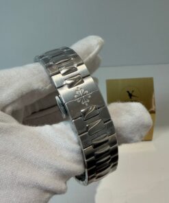 Alternative view of Patek Philippe Super Clone Watch 1:1 NAUTILUS 5712/1A-001